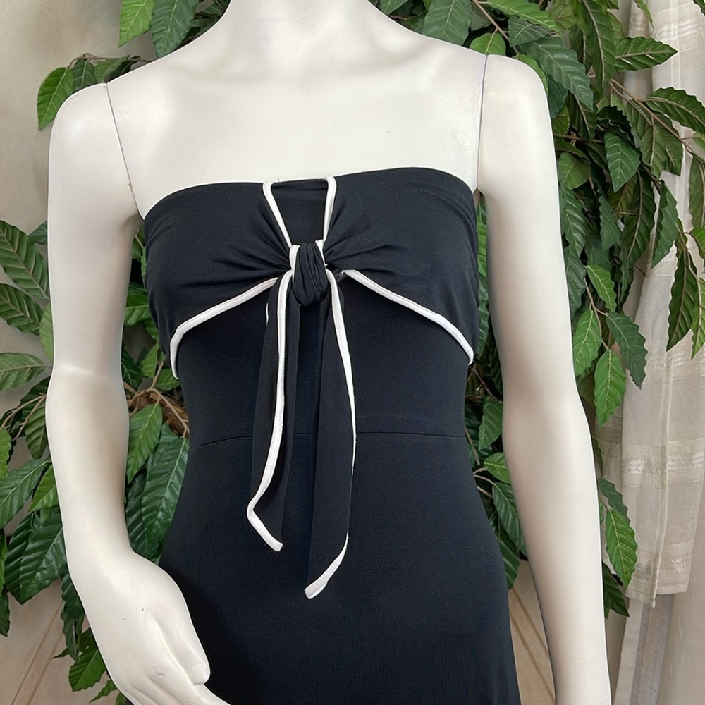 THE LIMITED STRAPLESS RUFFLE HEM DRESS - Picture 2 of 9